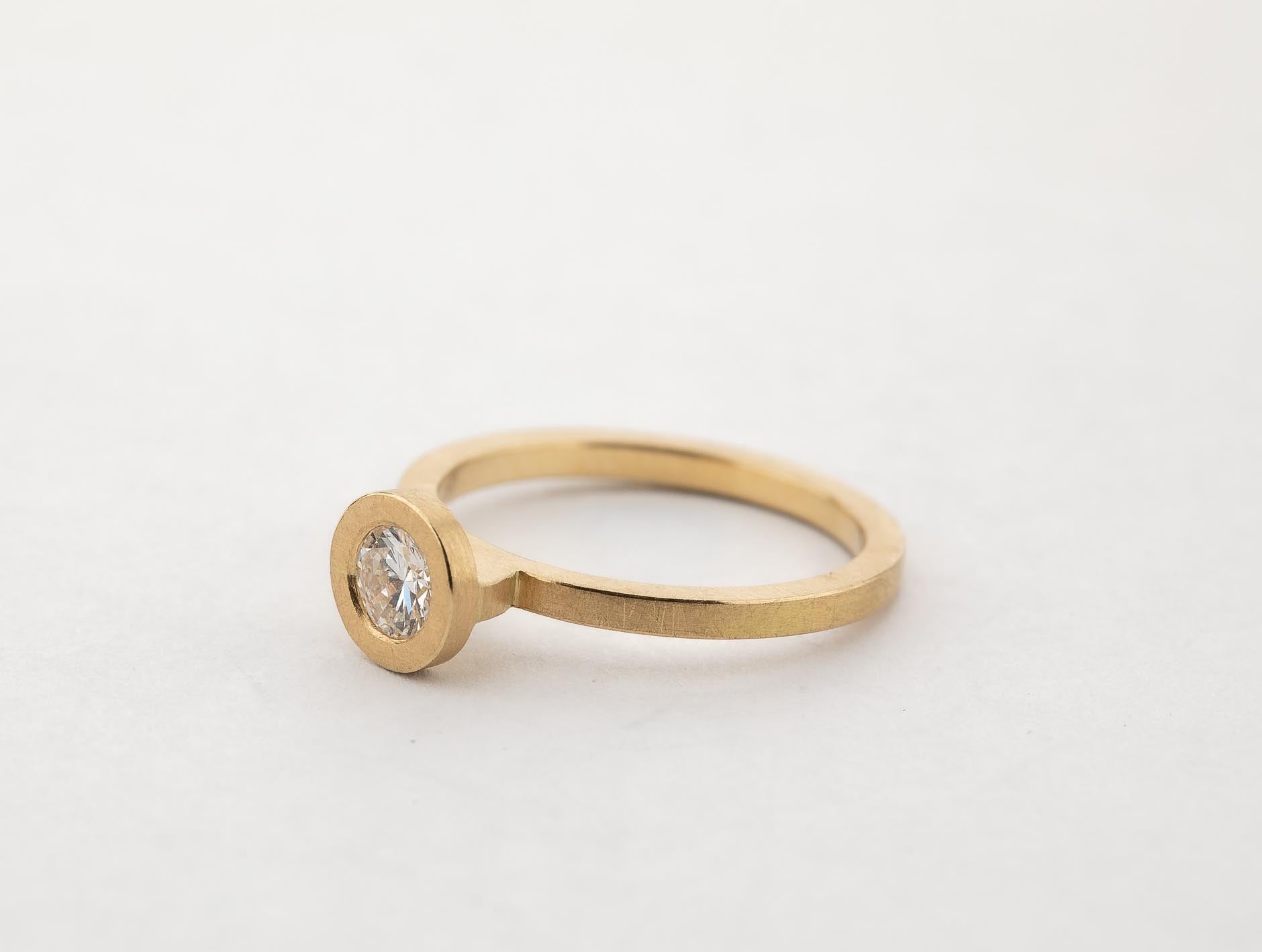 Ring, 750/000 Gold, Brillant (0,44 ct)