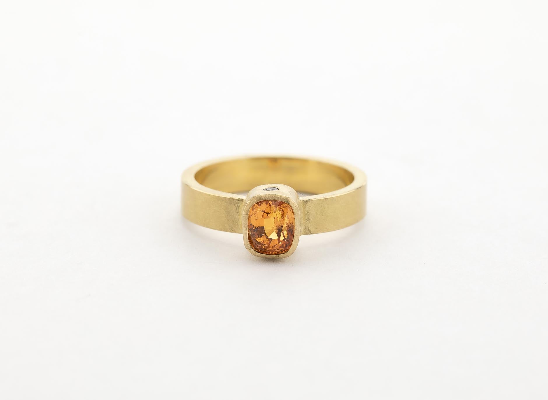 Ring, Mandaringranat, Saphir, 750/000 Gold